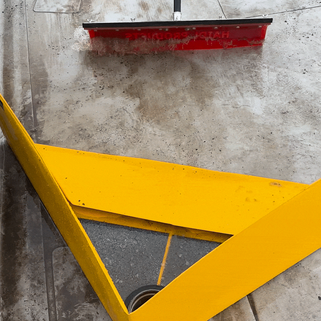 Set for professional flat roof cleaning / water removal on flat roofs (2 x Flat Roof Shield Sweeper + Flat Roof Drainer)