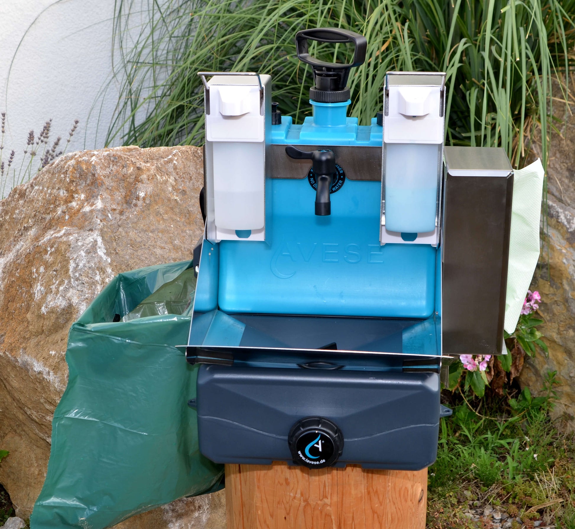 LAVESE® Mobiles Waschbecken PRO - Haidl Products-mobiles-Waschbecken-Baustellen-Waschbecken-für-Handwerker-Bauarbeiter-mit Frischwassertank-Outdoor-Waschbecken-mobil-mobile-Toilette-Hände-Waschen-auf-der-Baustelle-Sanitärlösung-bei Blackouts-autark-Spülbecken-Abwasserbehälter