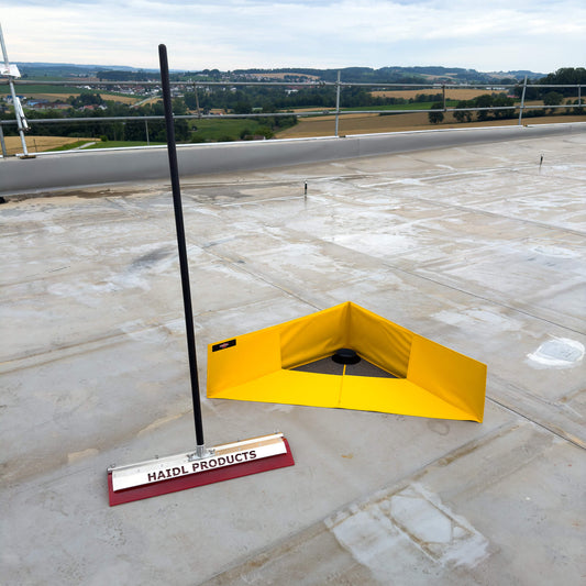Flachdachreinigung / Wasserentfernung am Flachdach (Flachdach-Schieber + Flachdach-Schlucker). - Haidl Products